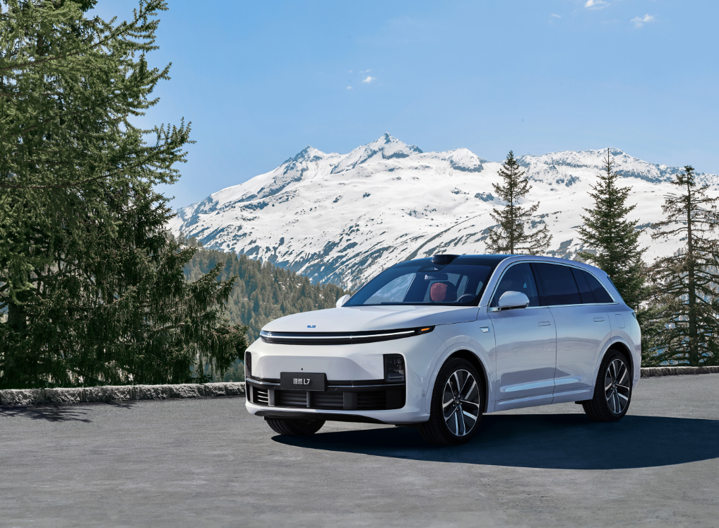 峰�Z股份：2025年一季度业绩主要受现有客户中的新势力车企销量回落等因素导致收入下降