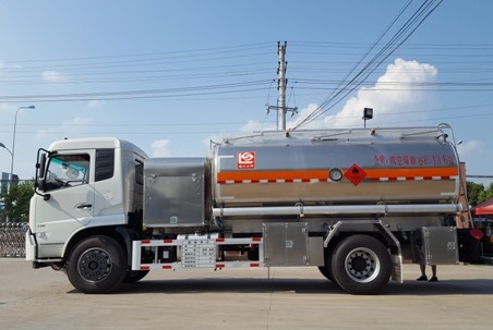 泸州老窖获得实用新型专利授权:“一种防止罐体溢流的呼吸阀装置”