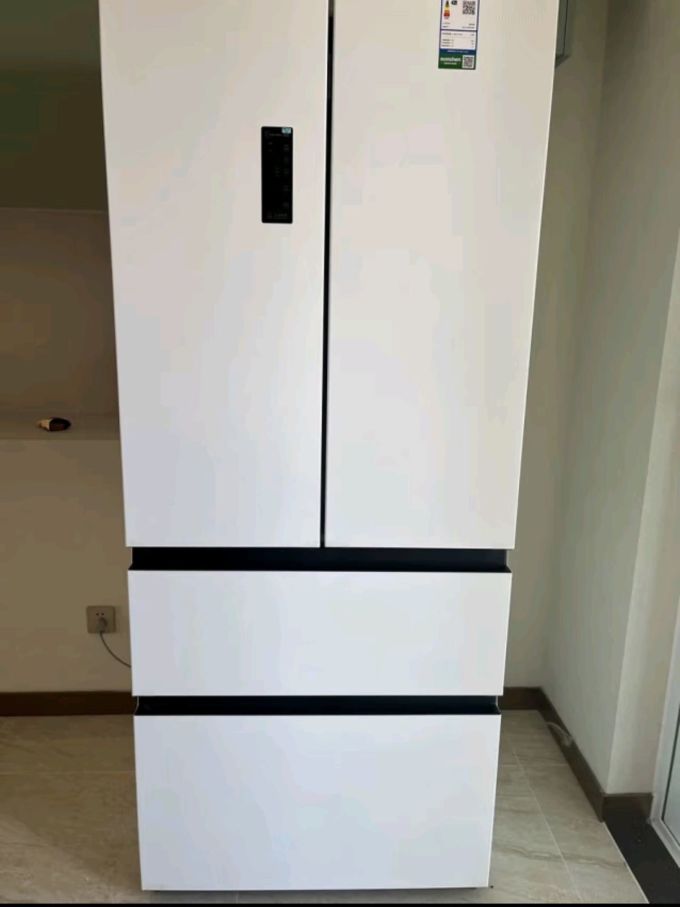 雪祺电气获得外观设计专利授权:“冰箱(复古法式)”