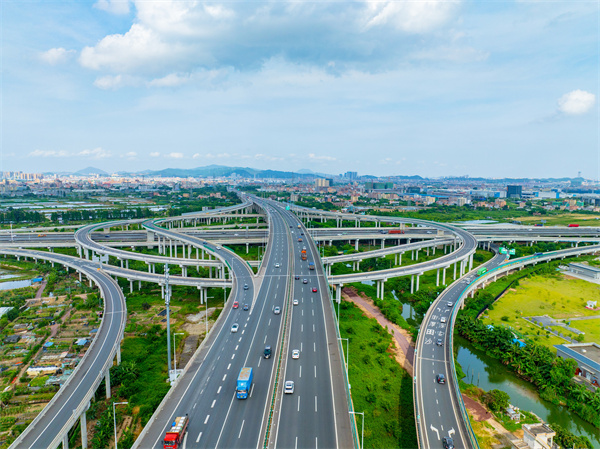 交通运输部:一季度完成交通固定资产投资6752亿元 规模总体保持高位