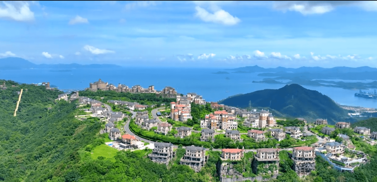 美日长债拍卖遭遇“滑铁卢”，华尔街预警美主权评级还将连降六级，美元资产何去何从？