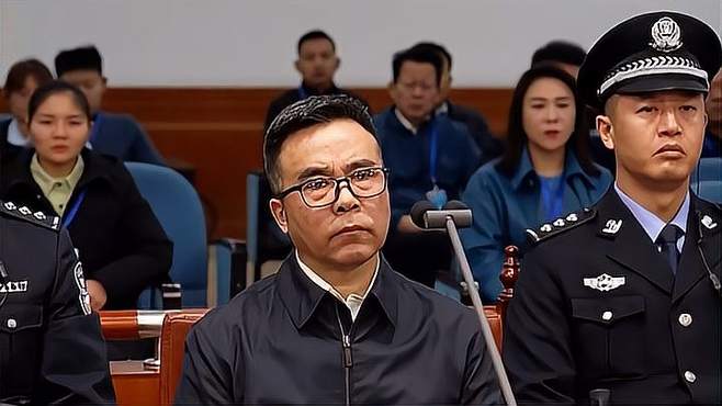 中国银行：刘进因职务变动辞任副行长