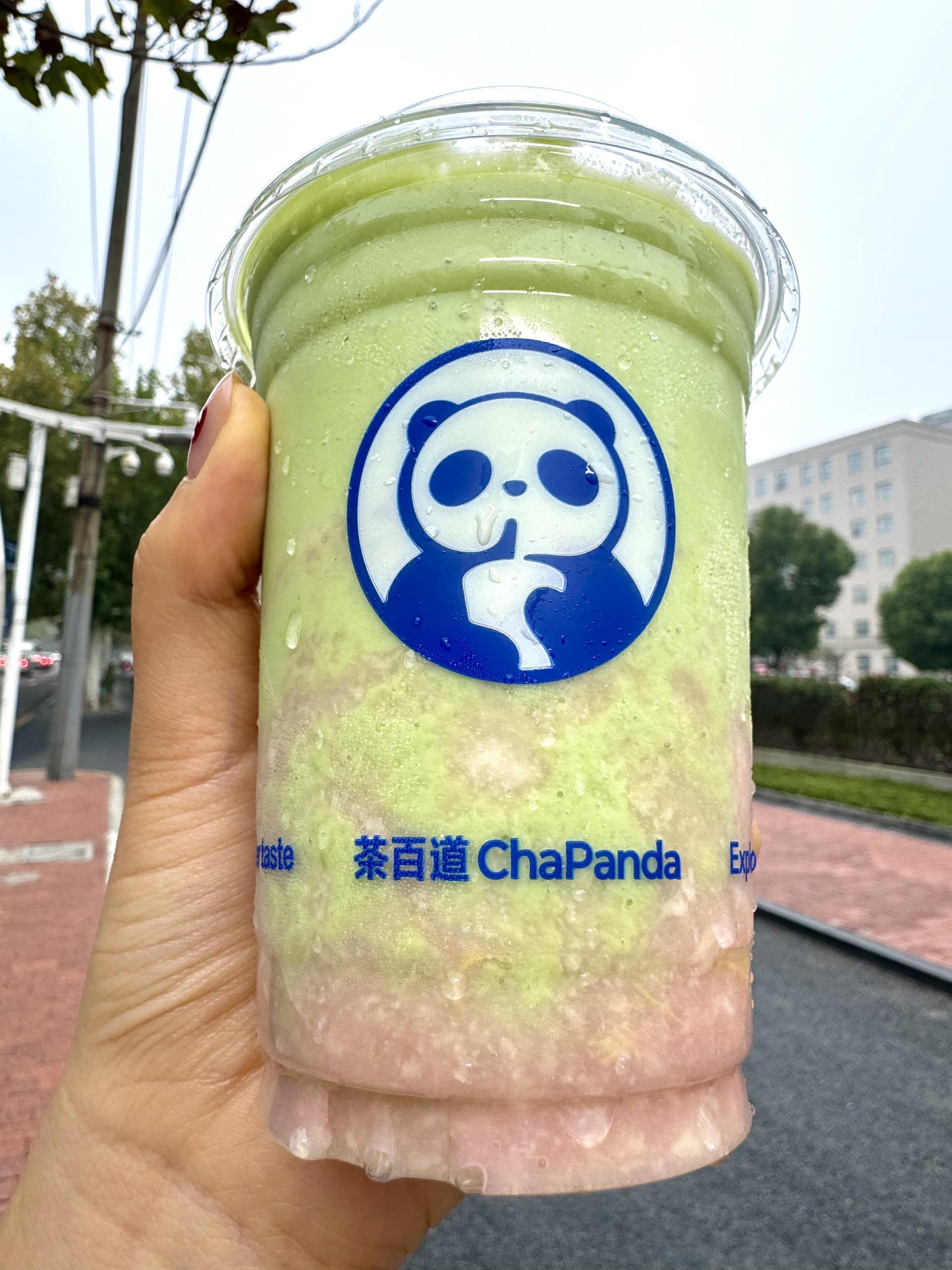 鲜果现榨0果浆 茶百道荔枝新品一小时售出五万杯