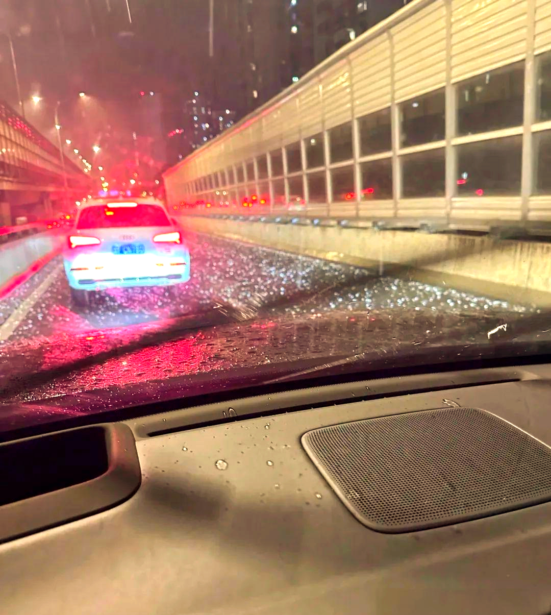 车险冰雹报案已超两万笔 北京保险业落实多种理赔服务举措