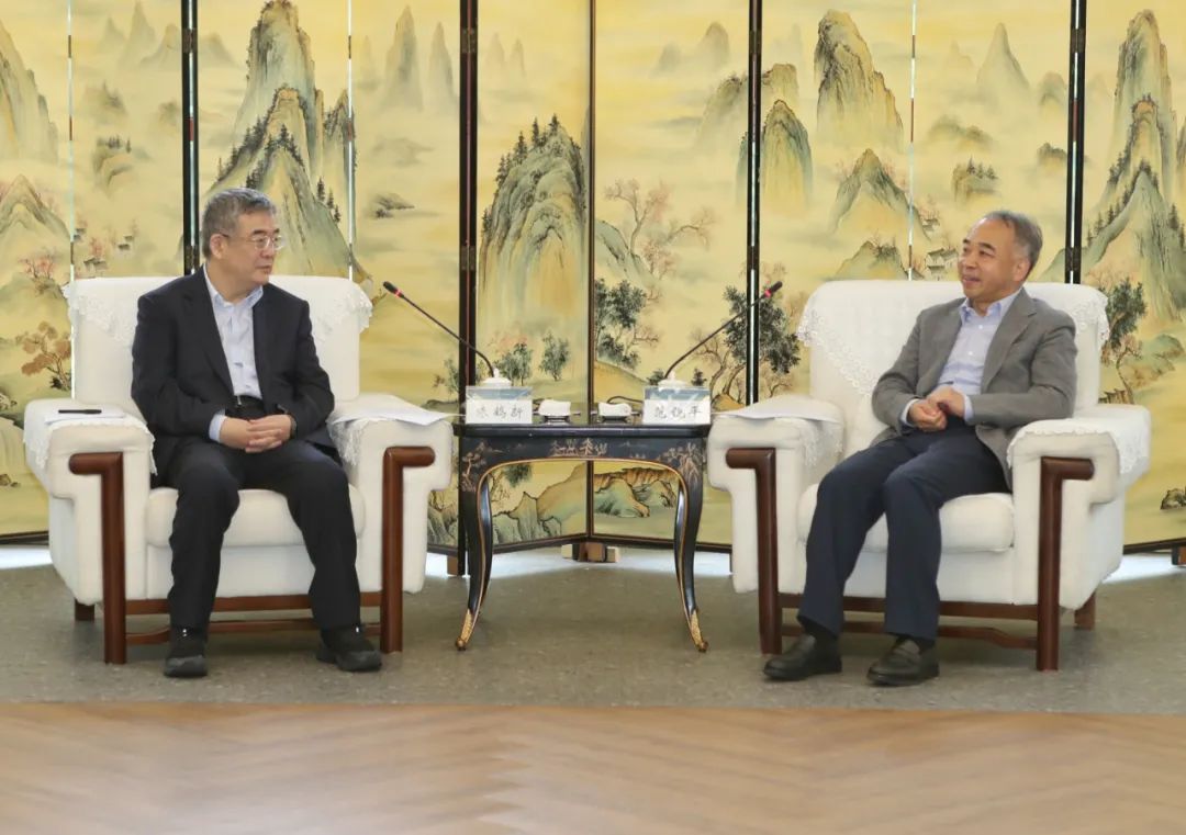 朱鹤新：开展绿色外债政策试点