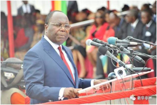 刚果(布)总统萨苏赴法进行工作访问