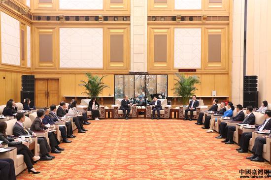 吕瑞浩公参会见中地海外埃塞分公司副总经理尹宇翔