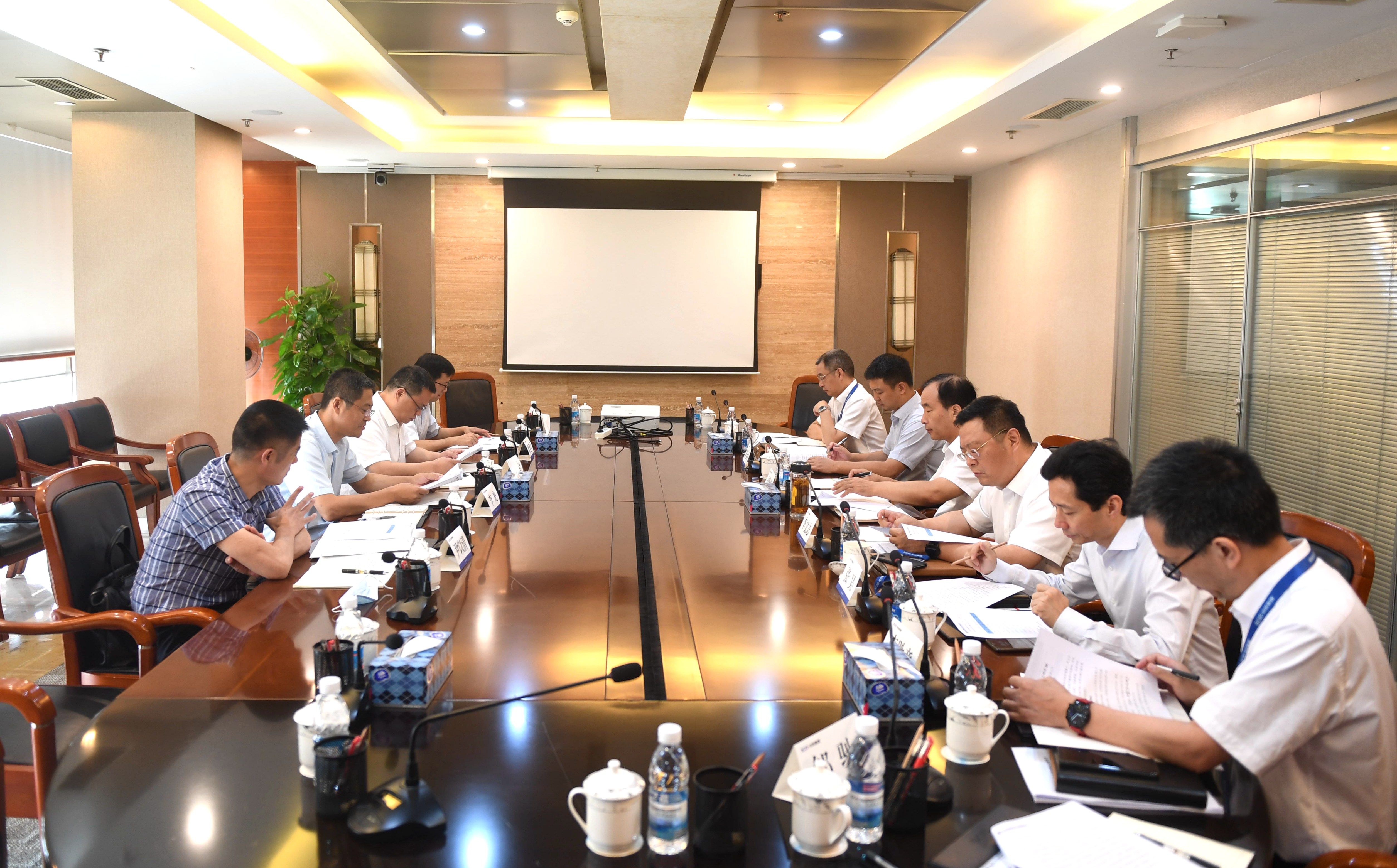 吕瑞浩公参会见中地海外埃塞分公司副总经理尹宇翔