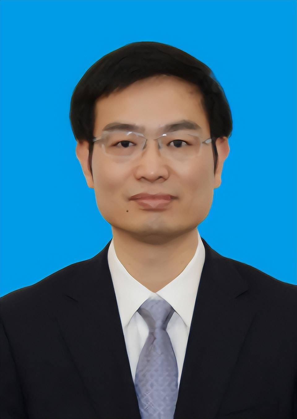 桂林银行行长张先德拟进一步使用 副行长雷鸣拟任市直属国企正职