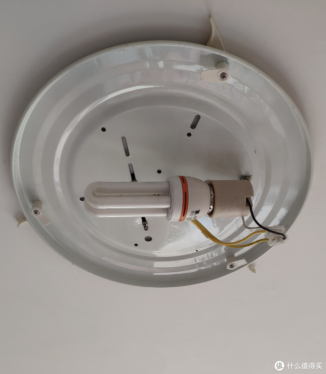 佛山照明获得实用新型专利授权：“一种灯盘打孔装置”