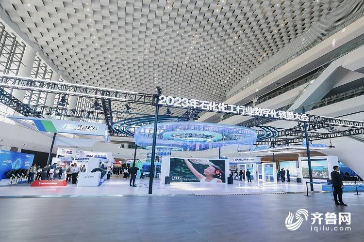 汇安行业优选召开持有人大会！吴尚伟能否用建信经验破解当下困局