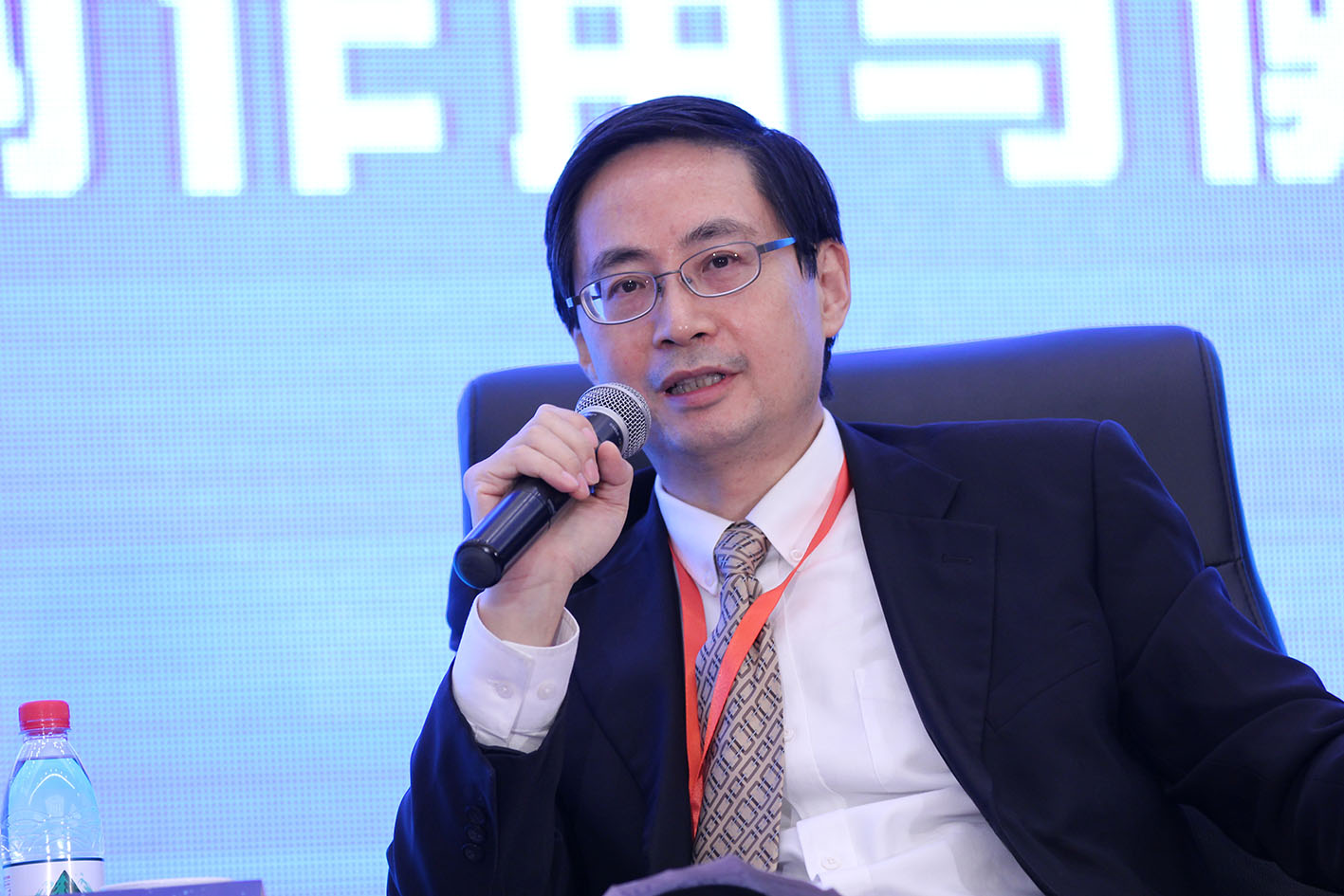 商业银行绿金债发行持续上量 票面利率下探至1.62% 年内募资已超1700亿