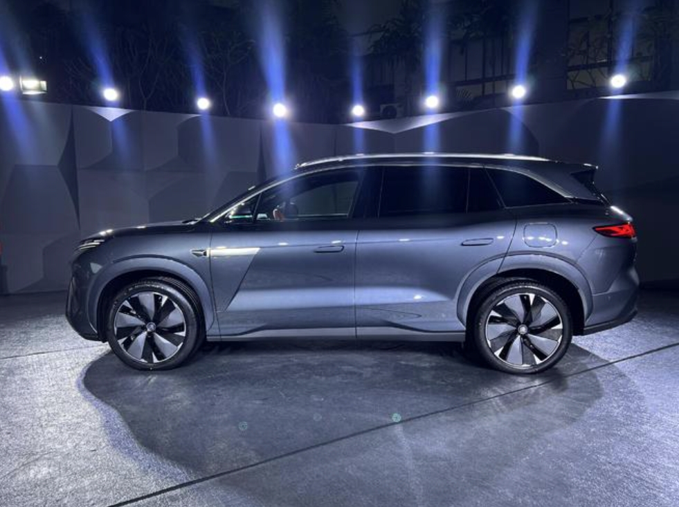 比亚迪公布国际专利申请：“混合动力系统及其车辆”