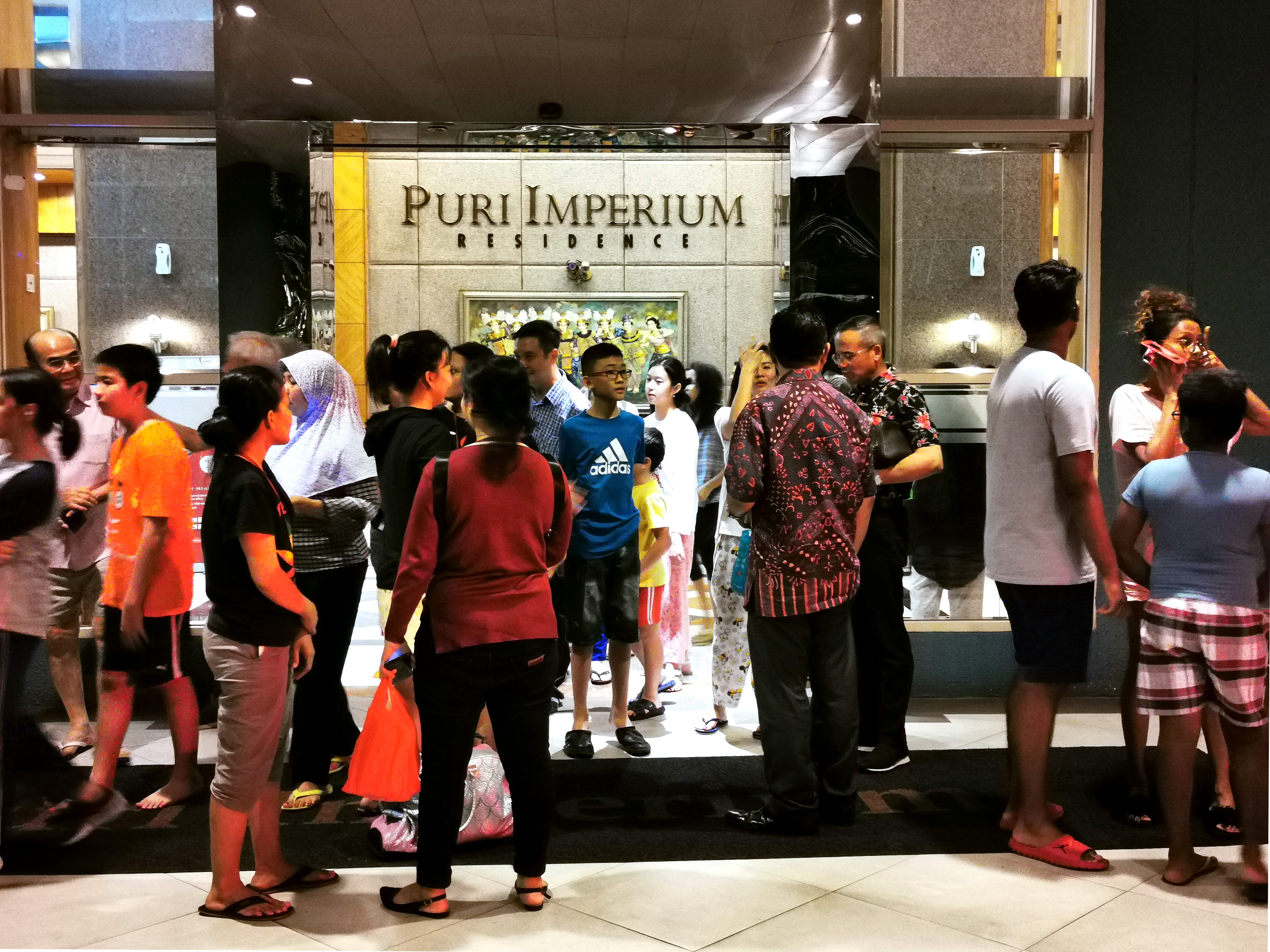 尼媒评首都内环路缺少公厕带来不便