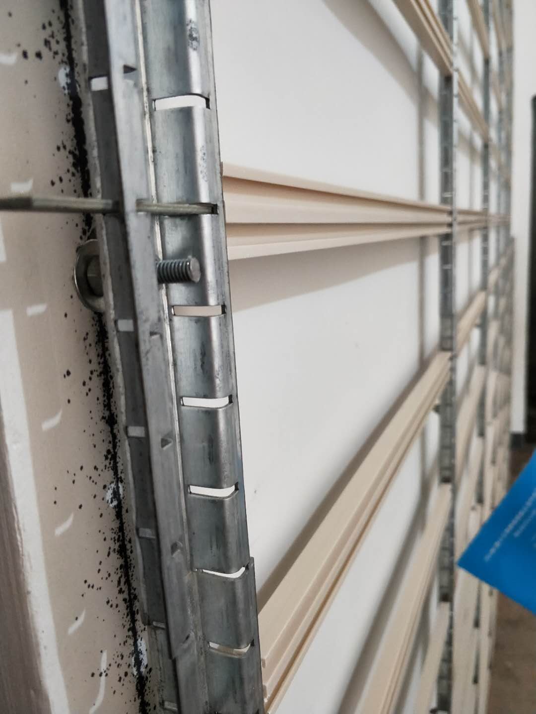 亚厦股份获得发明专利授权：“一种装配式架空基层及其安装方法”