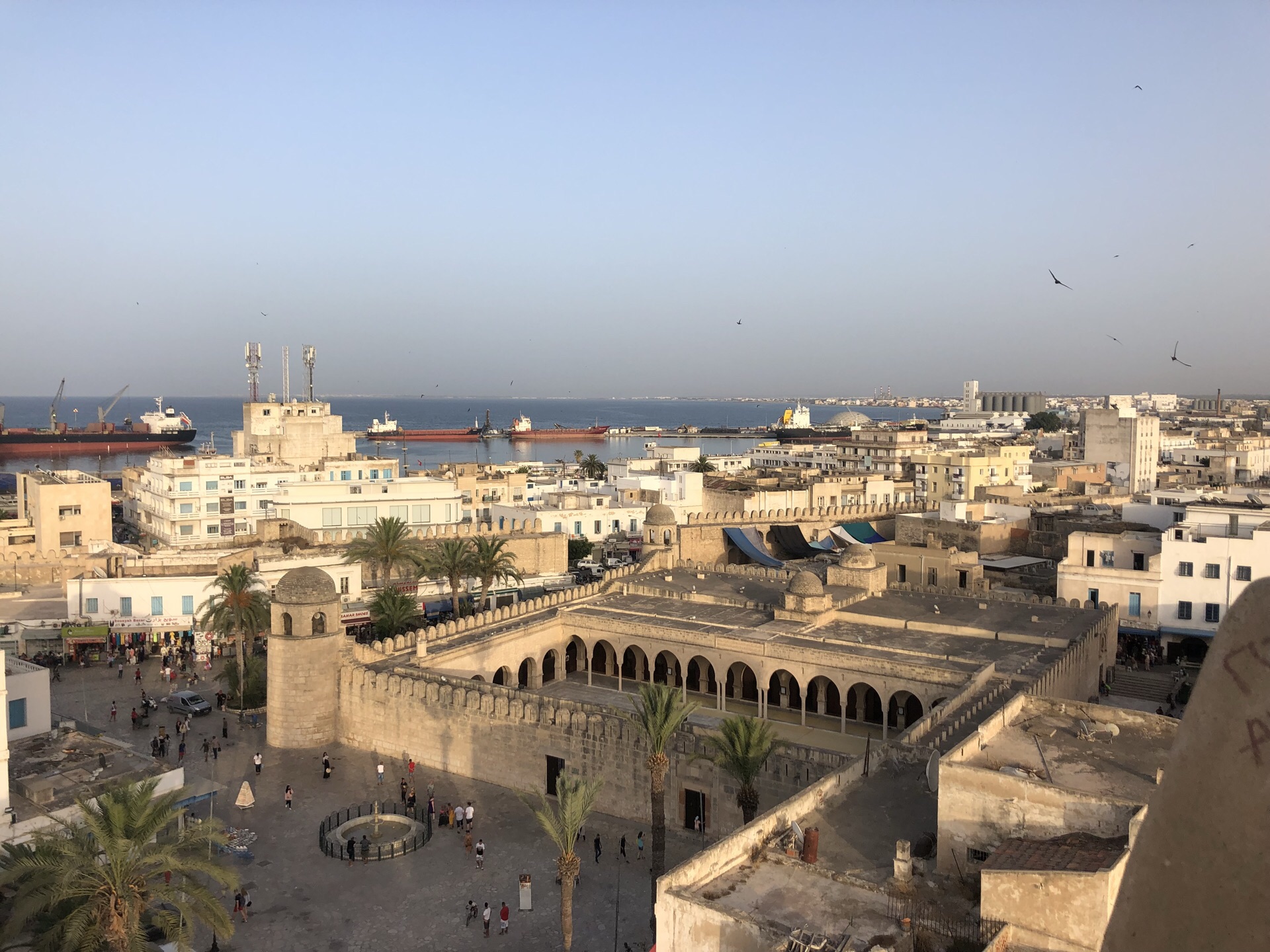 2025年上半年,突尼斯旅游和侨汇收入增至67亿第纳尔