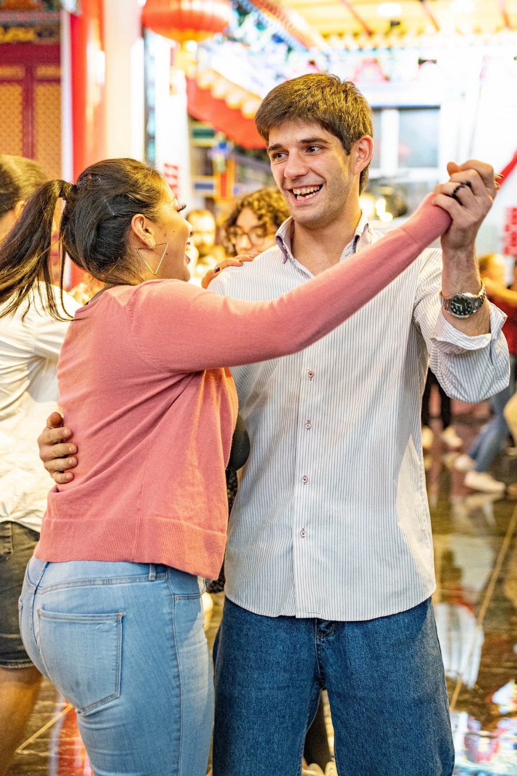 加纳国际储备可维持6个月进口