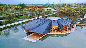 光正眼科：公司钢结构业务主要生产基地位于新疆地区