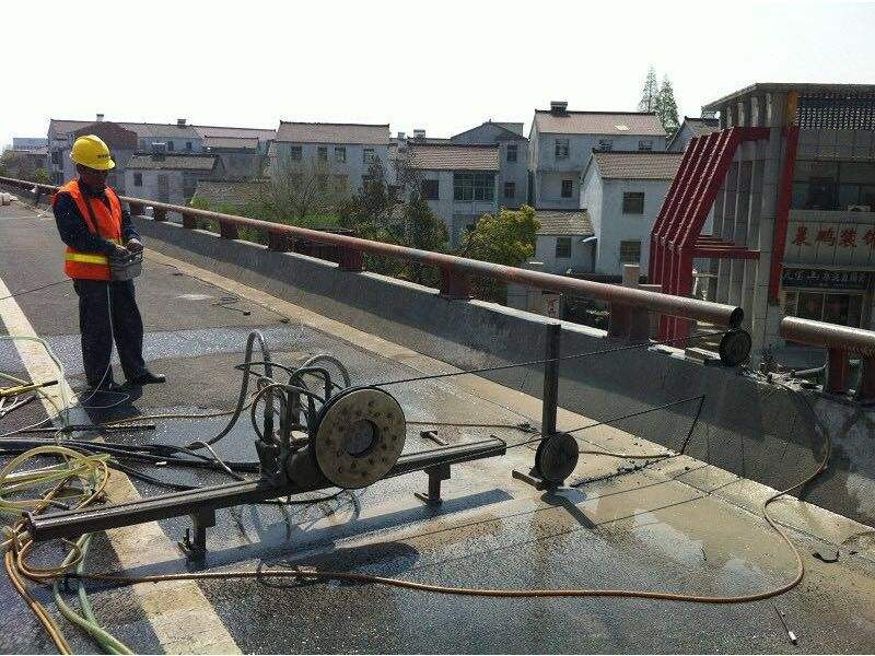 葛洲坝获得实用新型专利授权：“一种绳锯反压切割孔内导向支撑杆固定装置”