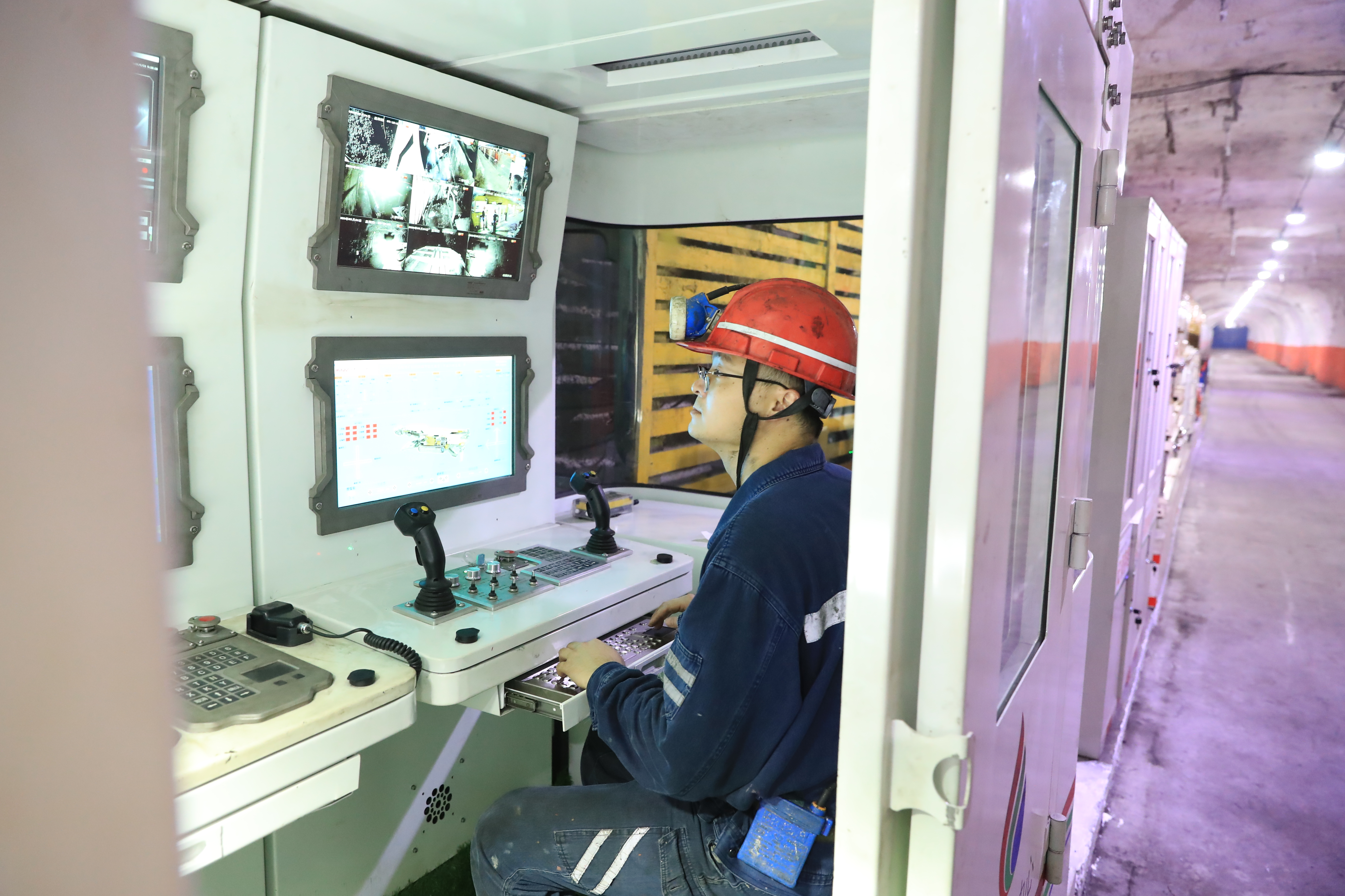 兖矿能源获得实用新型专利授权：“超前液压支架移架时直线度检测装置”