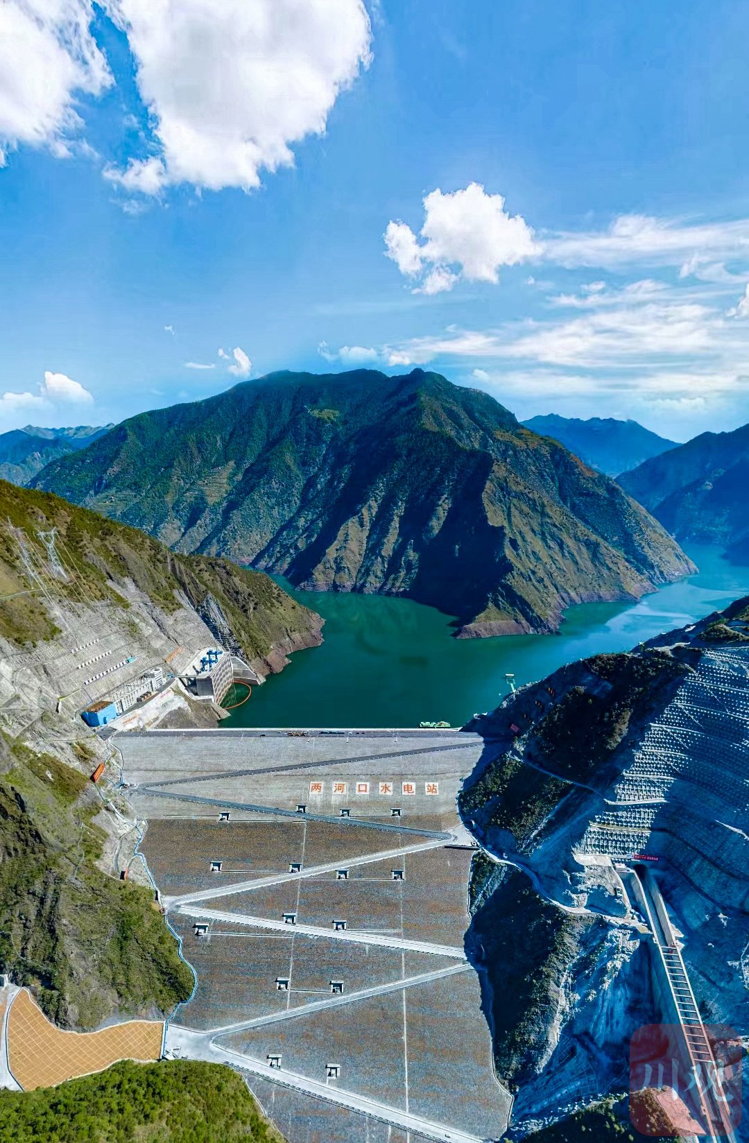 振华科技：未参与雅江水电站项目建设