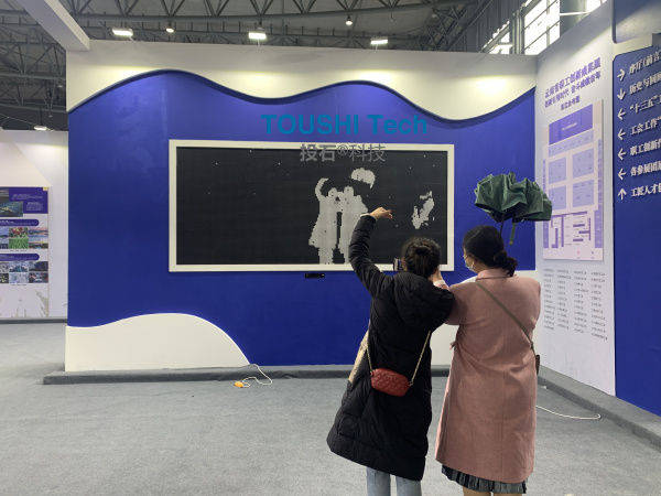 光峰科技获得实用新型专利授权：“光栅制备设备”