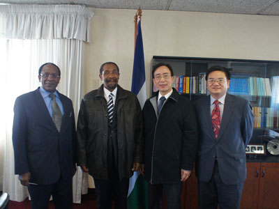 于维华参赞会见人福非洲药业公司董事长李文胜一行