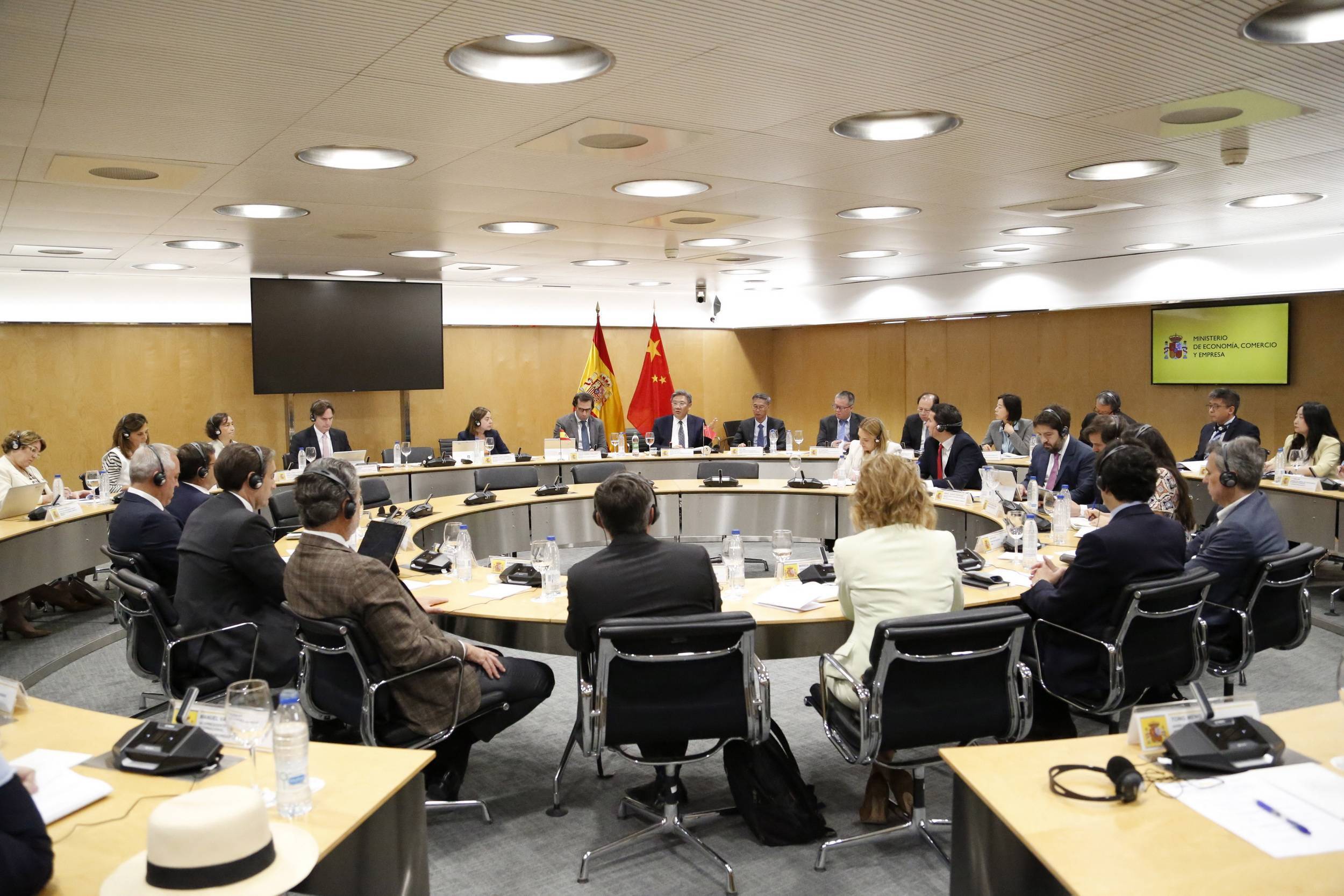 王文涛部长《求是》刊文：大力推进高水平对外开放