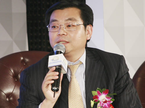 公募基金破浪前行 2024“E”军突起展新颜