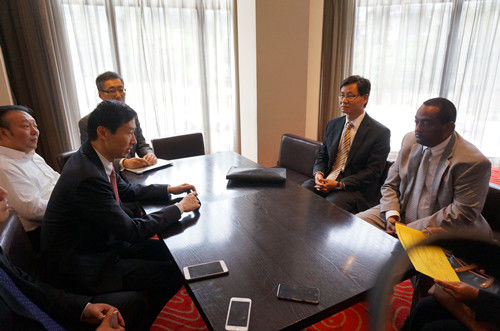 驻非盟使团团长蒋烽大使出席中非联合作示范中心鲁班工坊职业教育管理能力建设海外研修班开班仪式并致辞