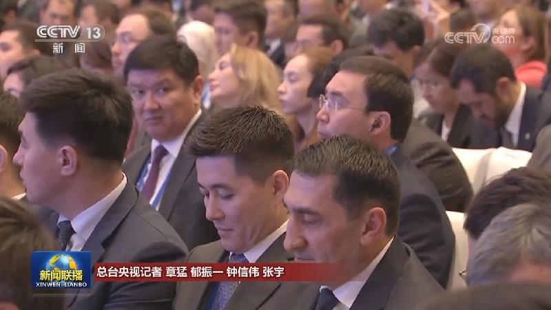 丁薛祥出席2025年全球服务贸易峰会并发表主旨讲话