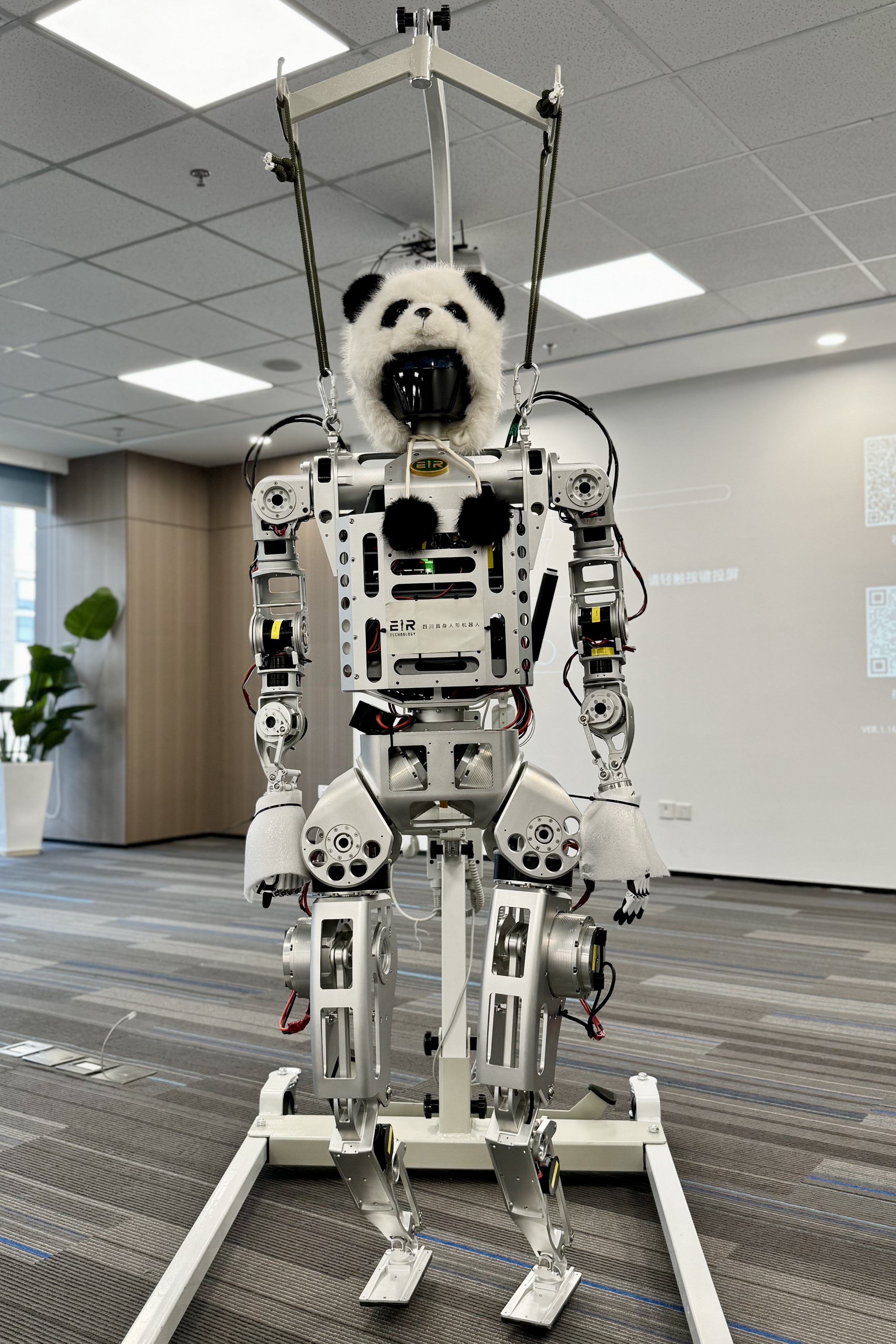 人形机器人指数大涨30% 投赛道为什么要挑选主动基金而不是指数？