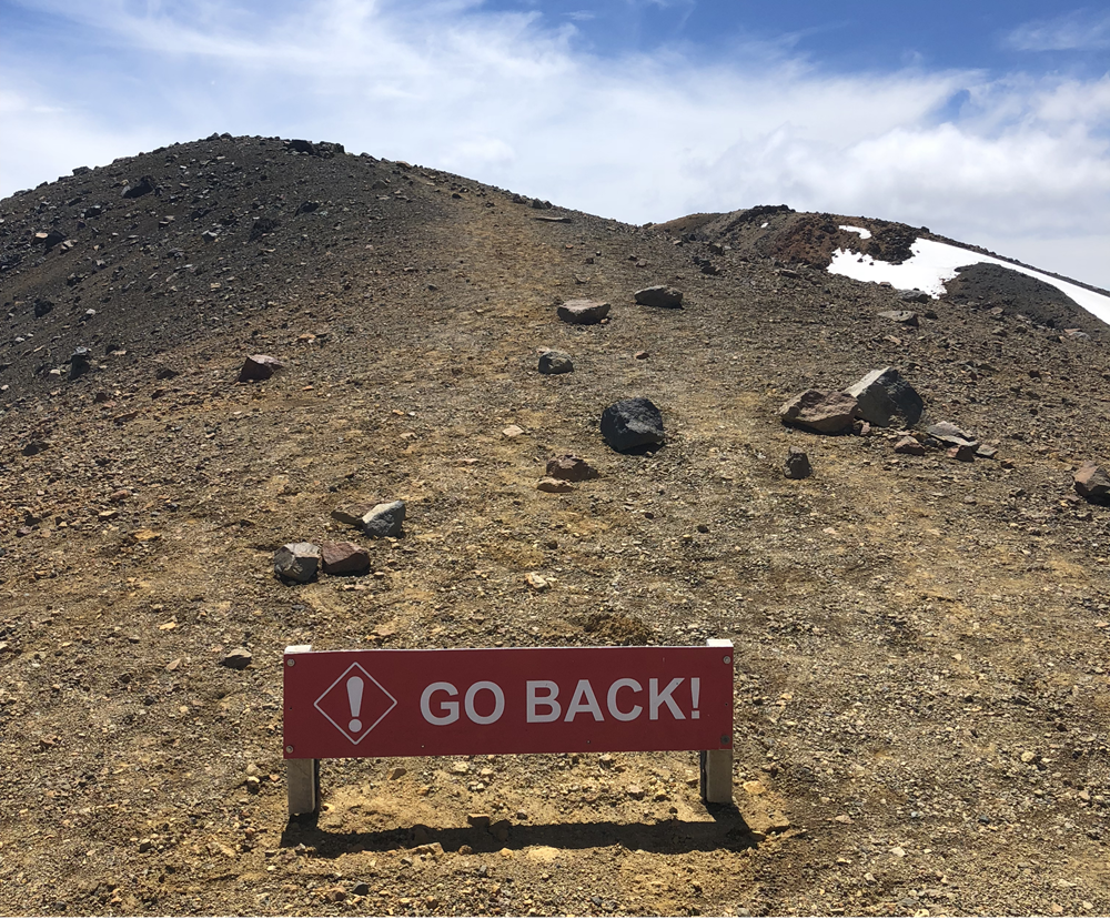 驻奥克兰总领馆经商处参访达能新西兰公司