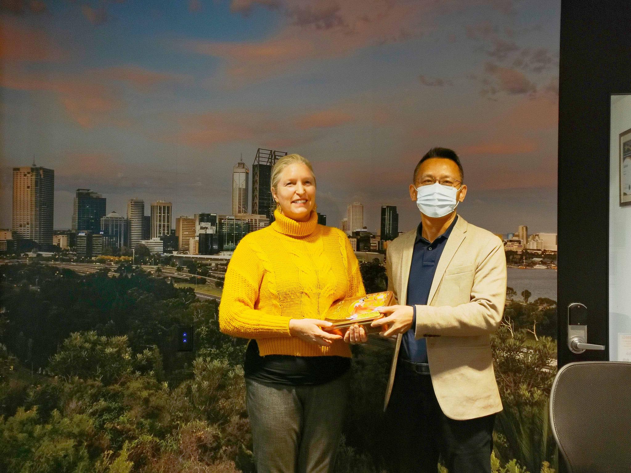 吕瑞浩公参会见中土埃塞公司负责人