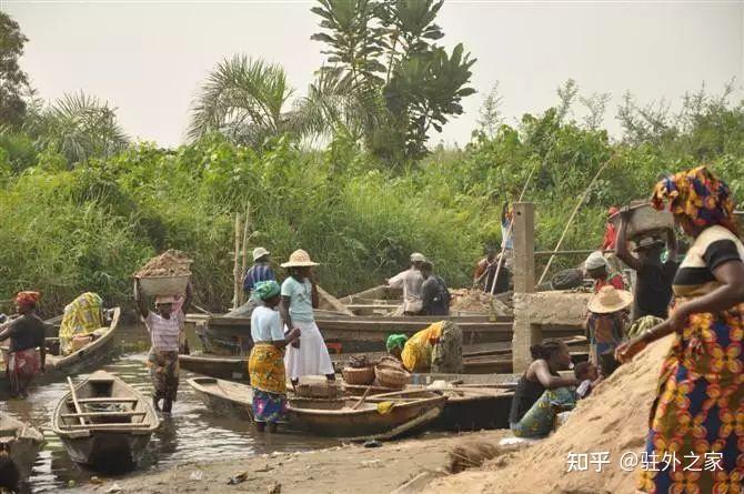 拉美多国推动调整最低工资