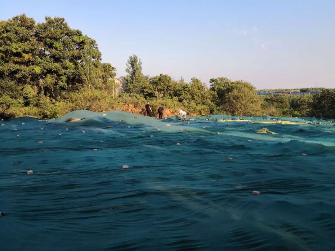 河内市与法国机构商讨环境污染治理合作