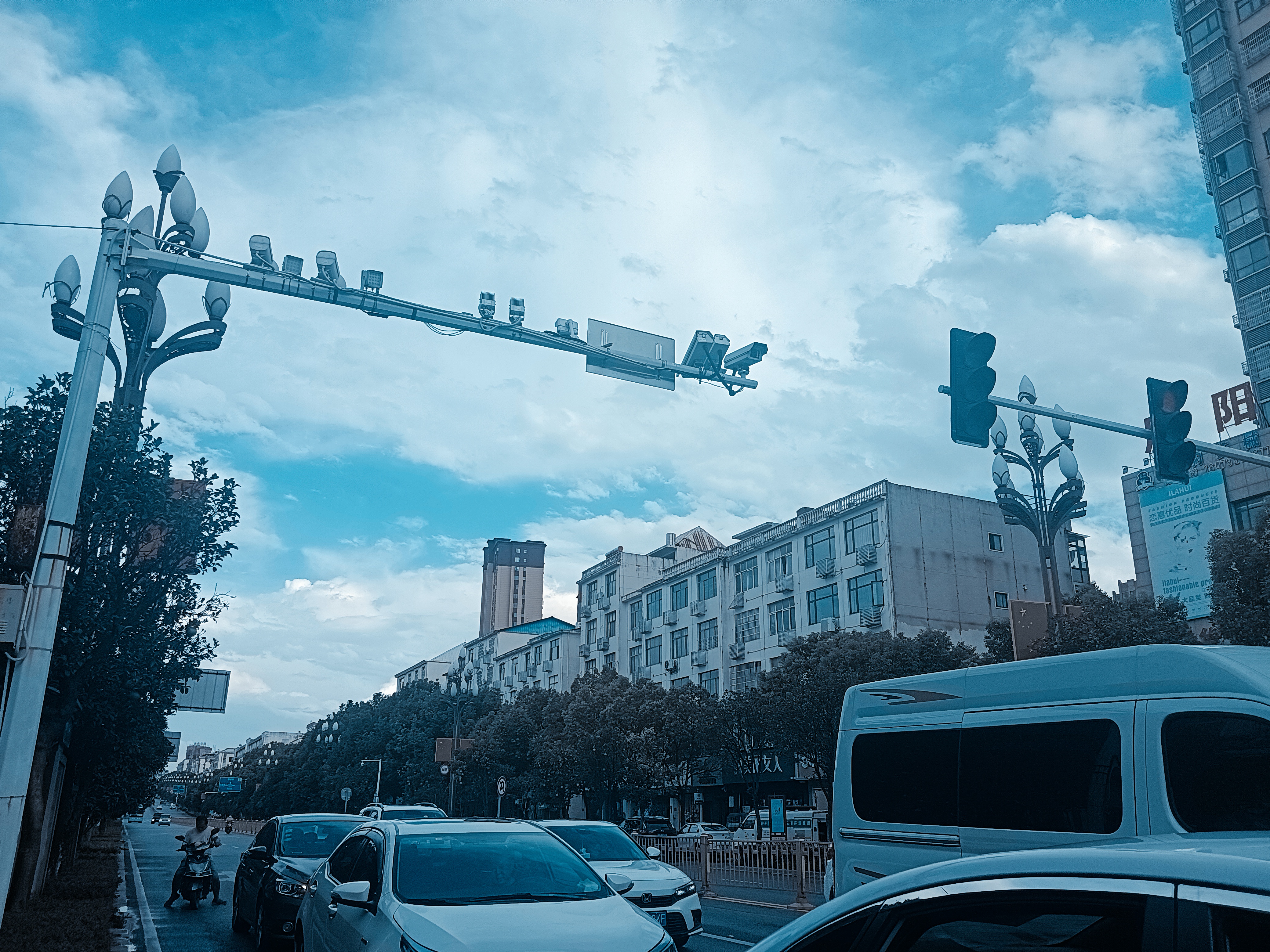 高杠杆扩张深陷高负债困局 双良节能豪赌光伏进退两难