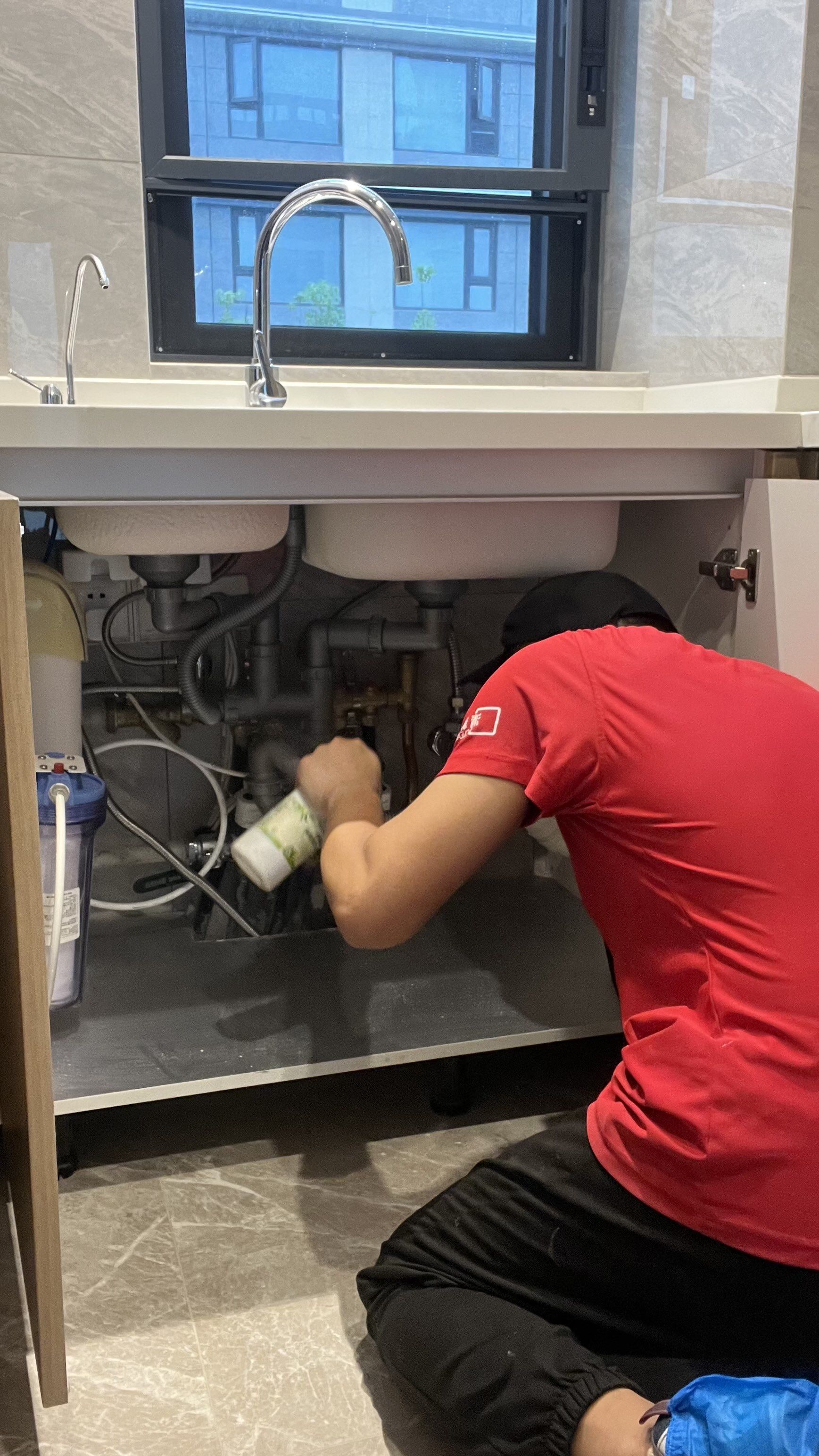 石大胜华：电解液溶剂龙头迎来景气周期 业绩加速释放