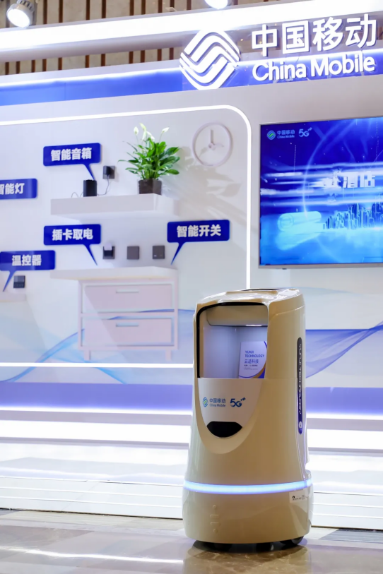 “群”智共生:云迹科技的生态实践,从单体智能到群体革命的跨越