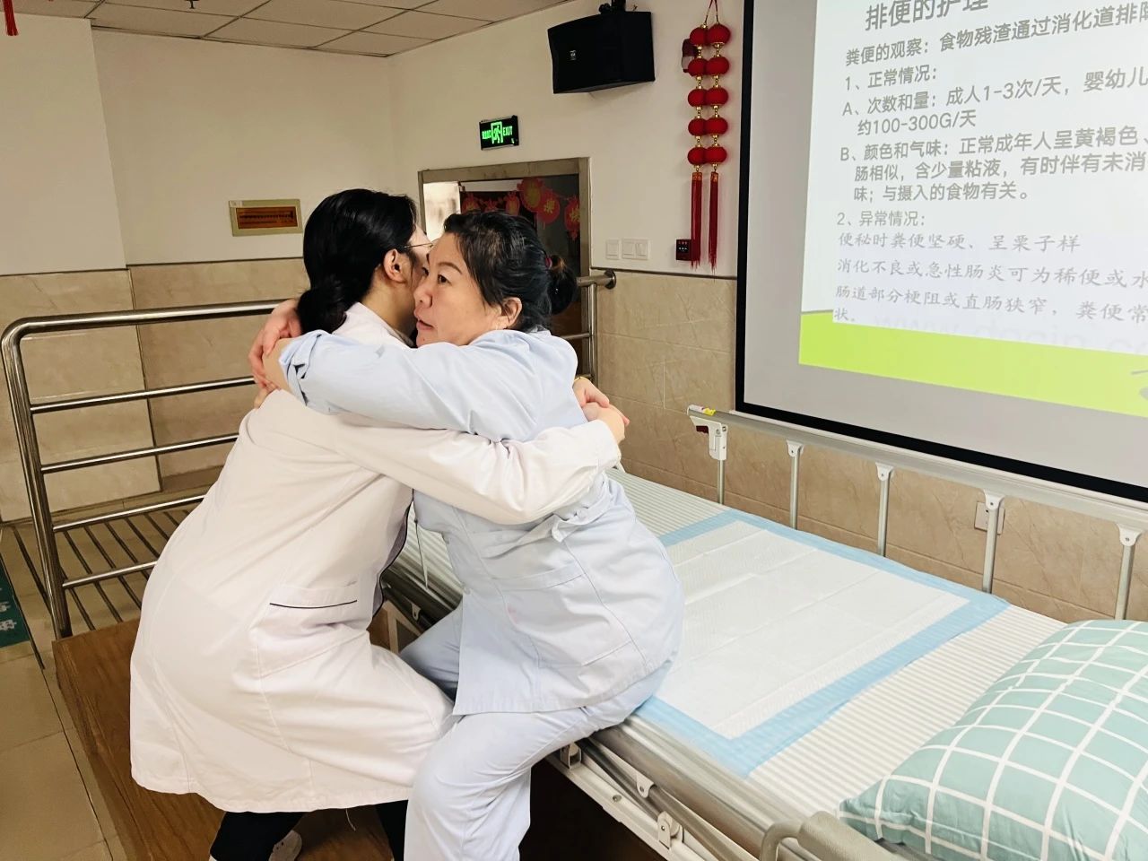 人保健康上半年保费收入首次半年迈上400亿平台 健康险保费增速18.9%