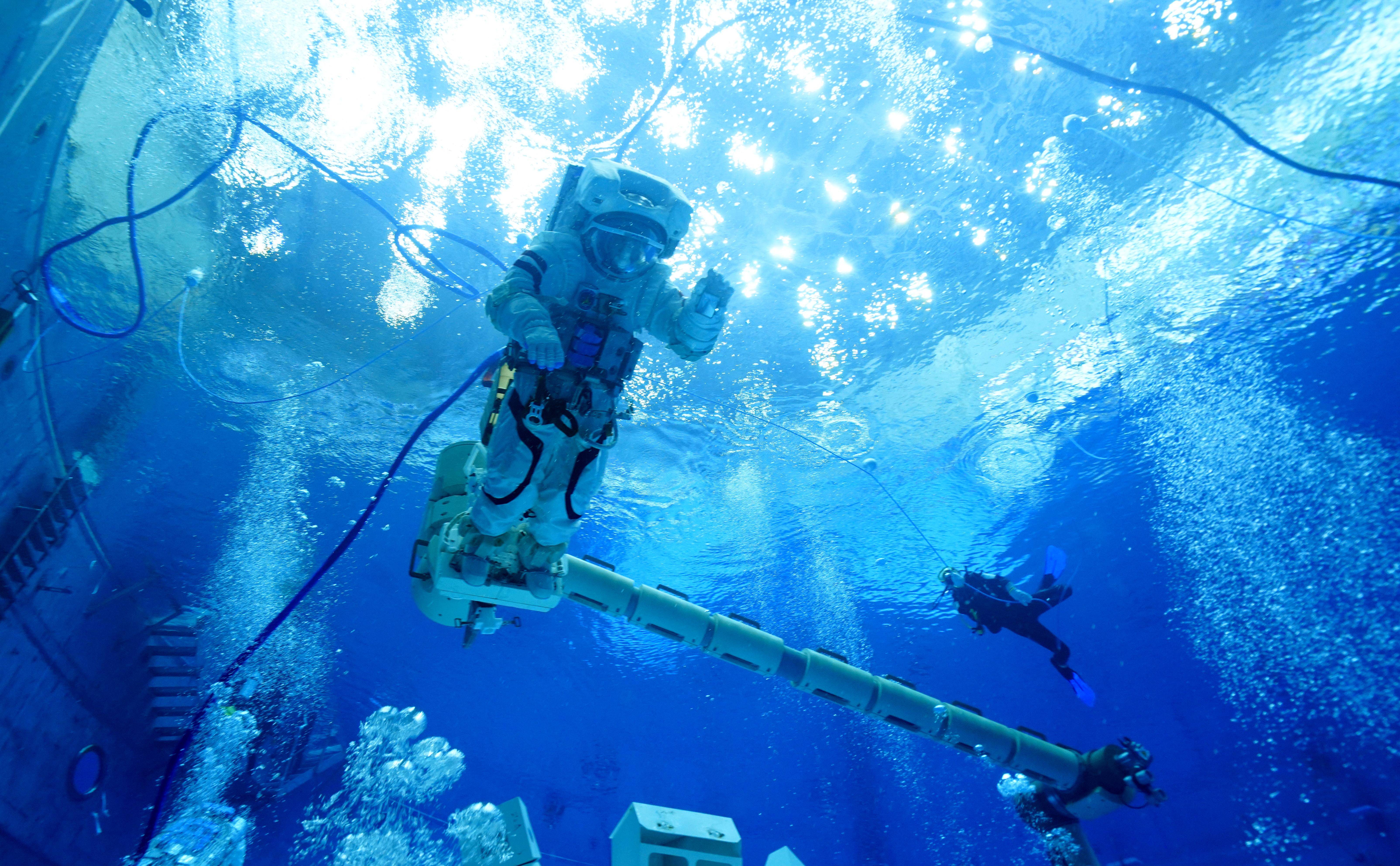 我国首次航天员洞穴训练圆满完成