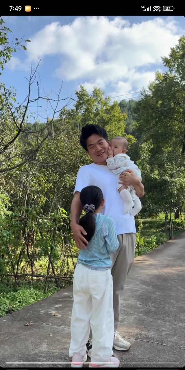 董宇辉爆单沙发陷“代工”争议，背后老板是“美的太子”