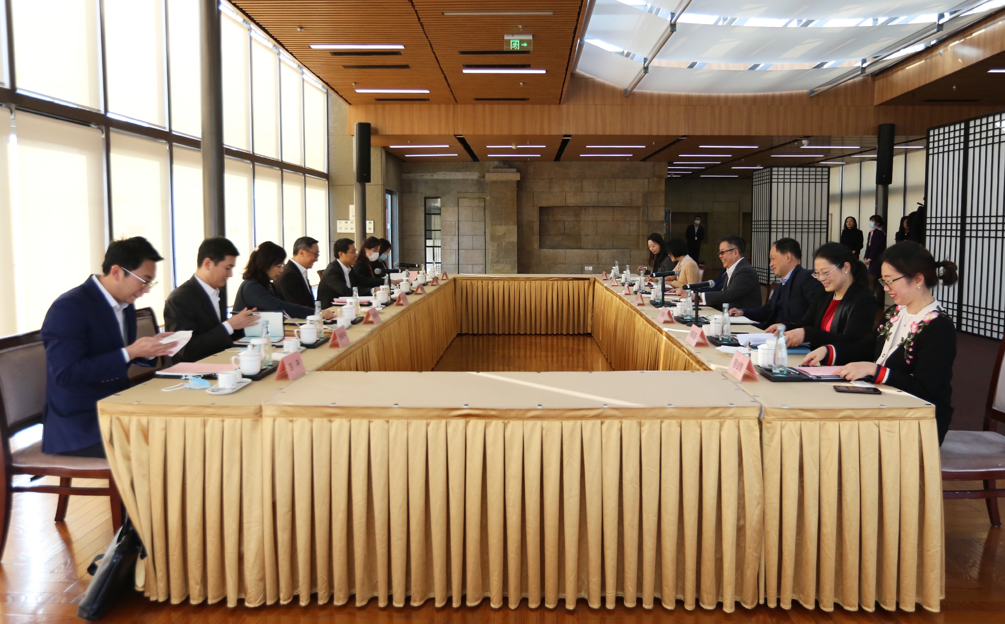 上海清算所:推进玉兰债与自贸离岸债等提质扩容 优化“互换通+直接清算”路径