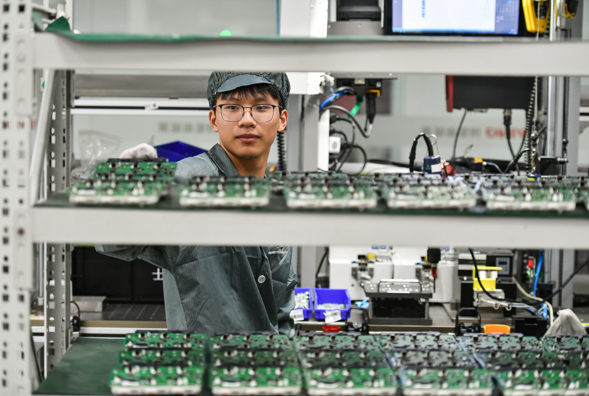 华大九天：开展光电EDA全流程工具开发