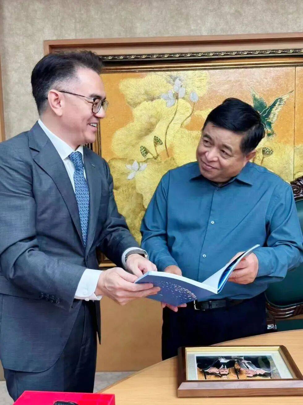 越南副总理裴青山:将秋季经济论坛打造为国际和地区颇具影响力和威望的年度论坛