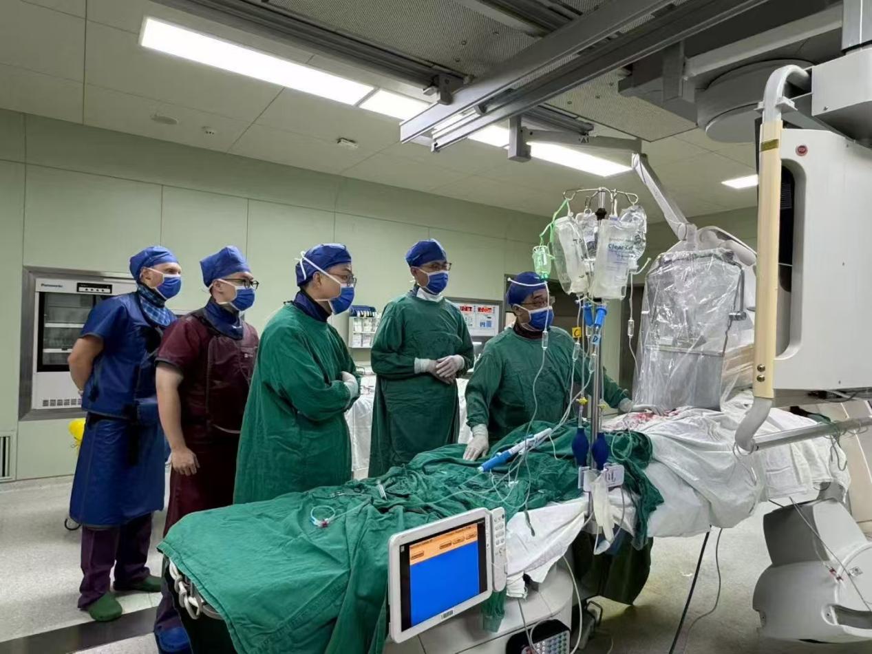 不用换电池的无导线心脏起搏器研发成功