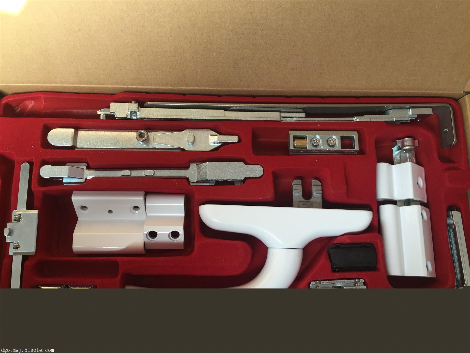 坚朗五金获得发明专利授权：“应用于平移内倒窗的上滑杆”