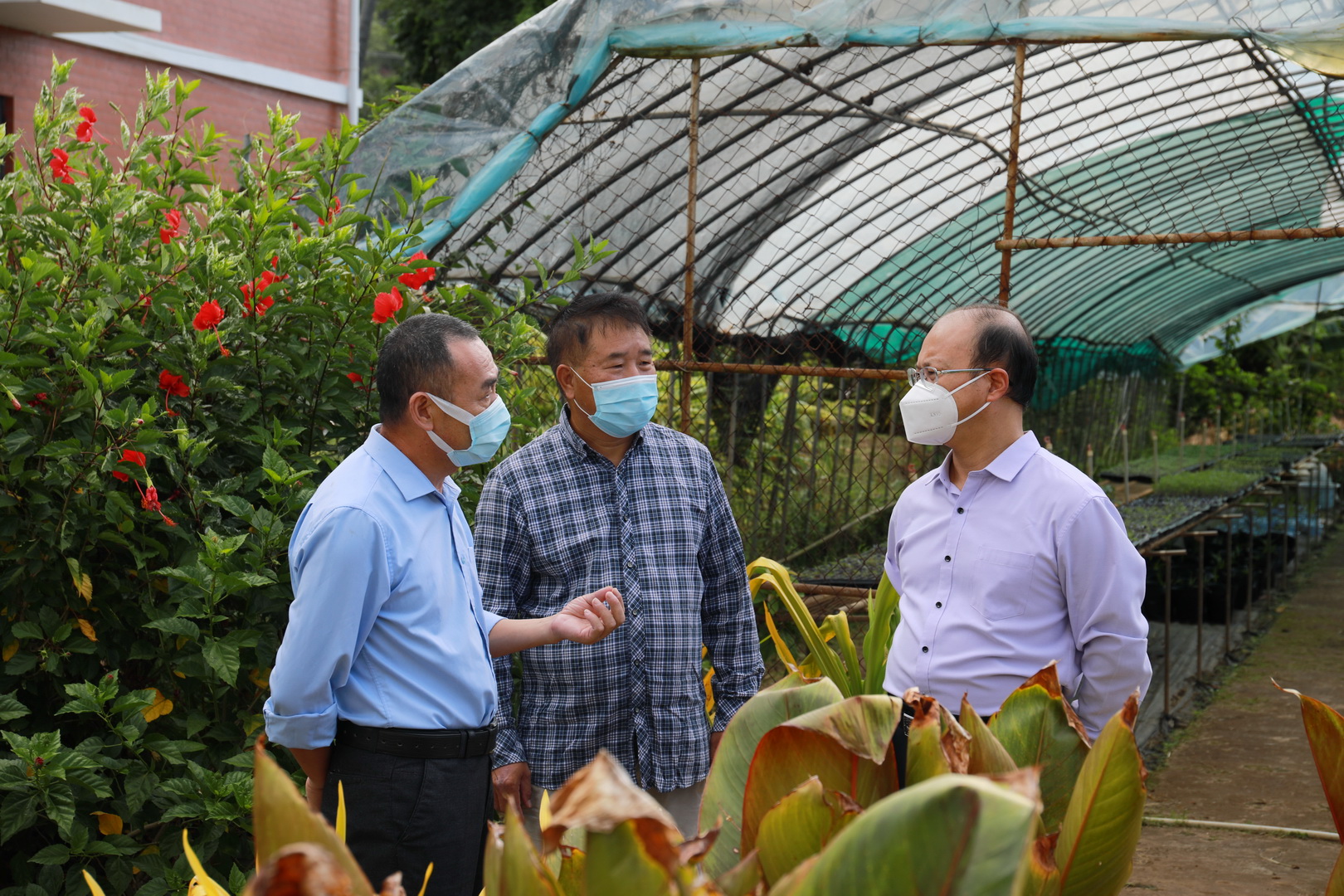 唐中东大使赴中资企业承建的北努瓦克肖特双燃料发电厂扩容项目调研