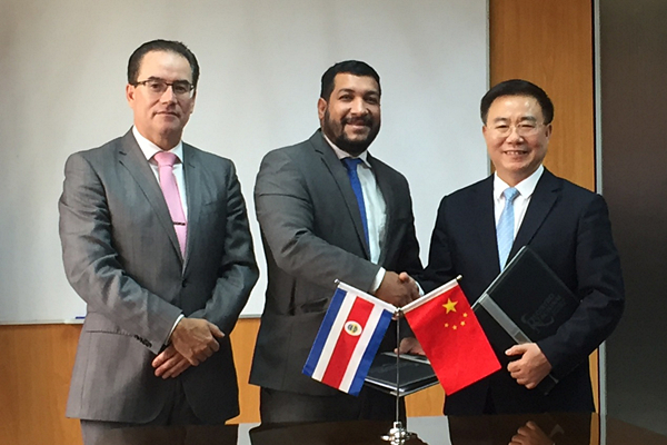 劳拉・费尔南德斯当选哥斯达黎加第50任总统