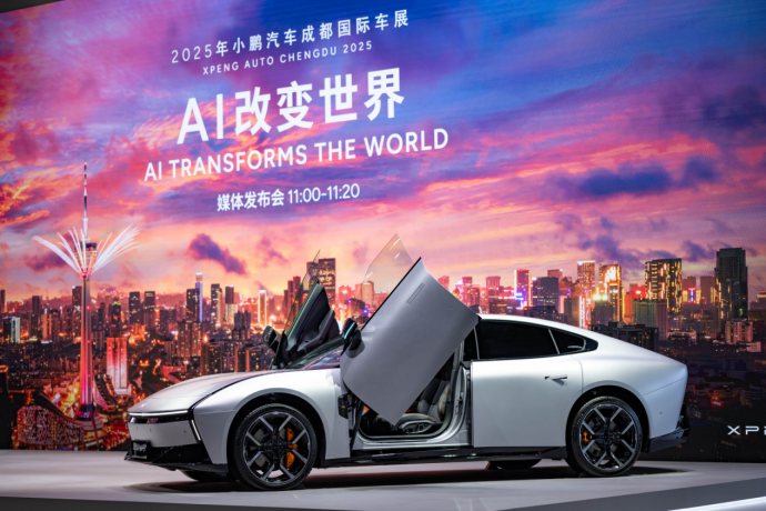 央视网AI新春晚会:猿编程的科技少年与《AI编年史》